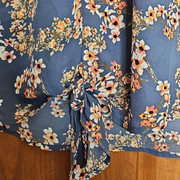 West Kei Front Tie Blouse - Picture 3 of 5